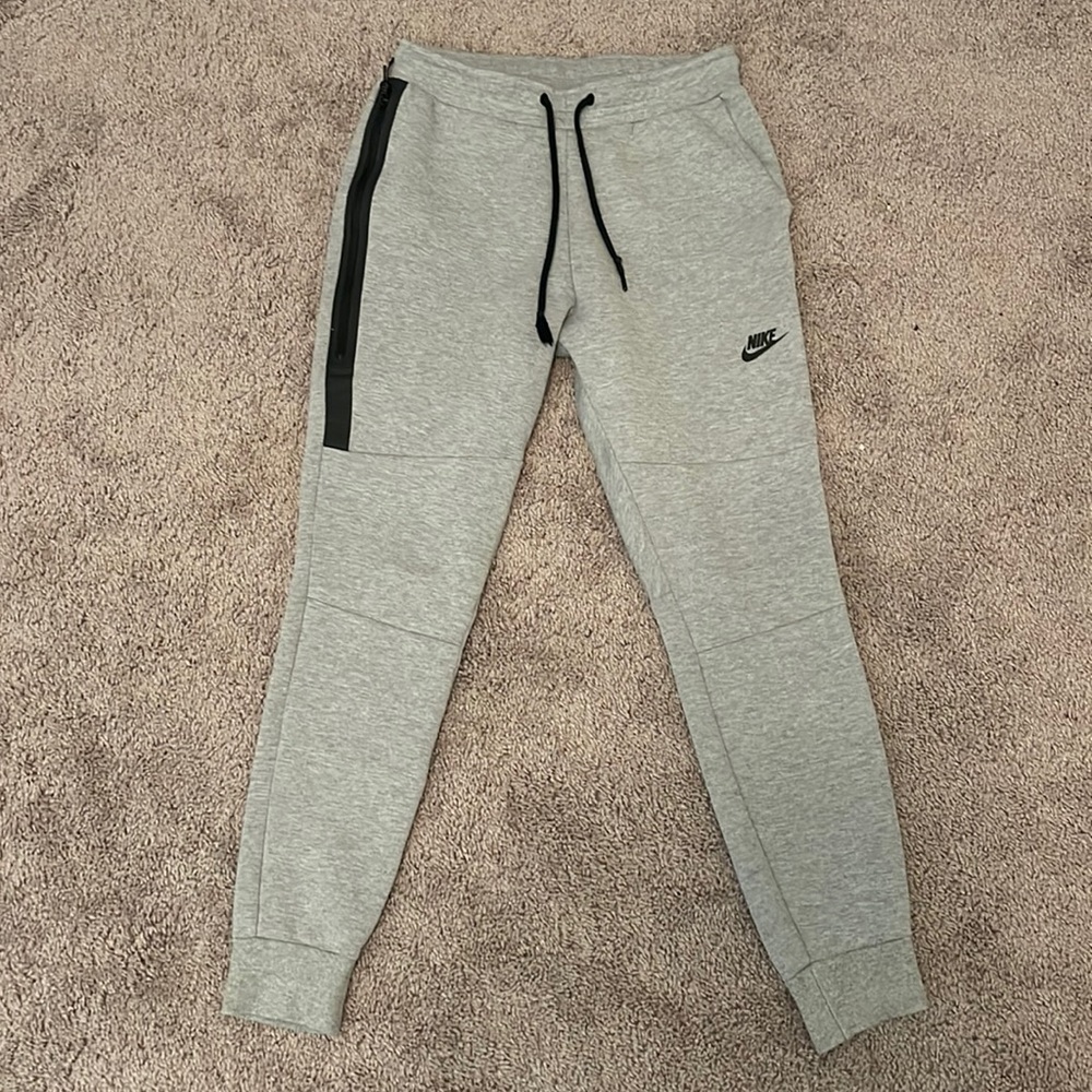 Nike tech fleece jogger gray size small